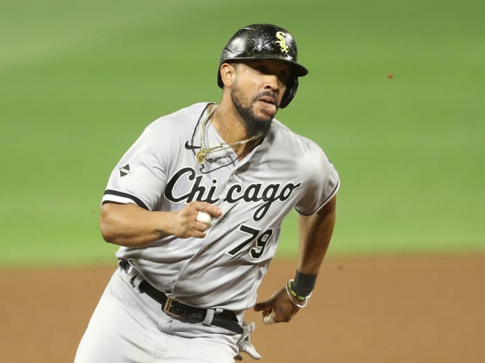 Jose Abreu running